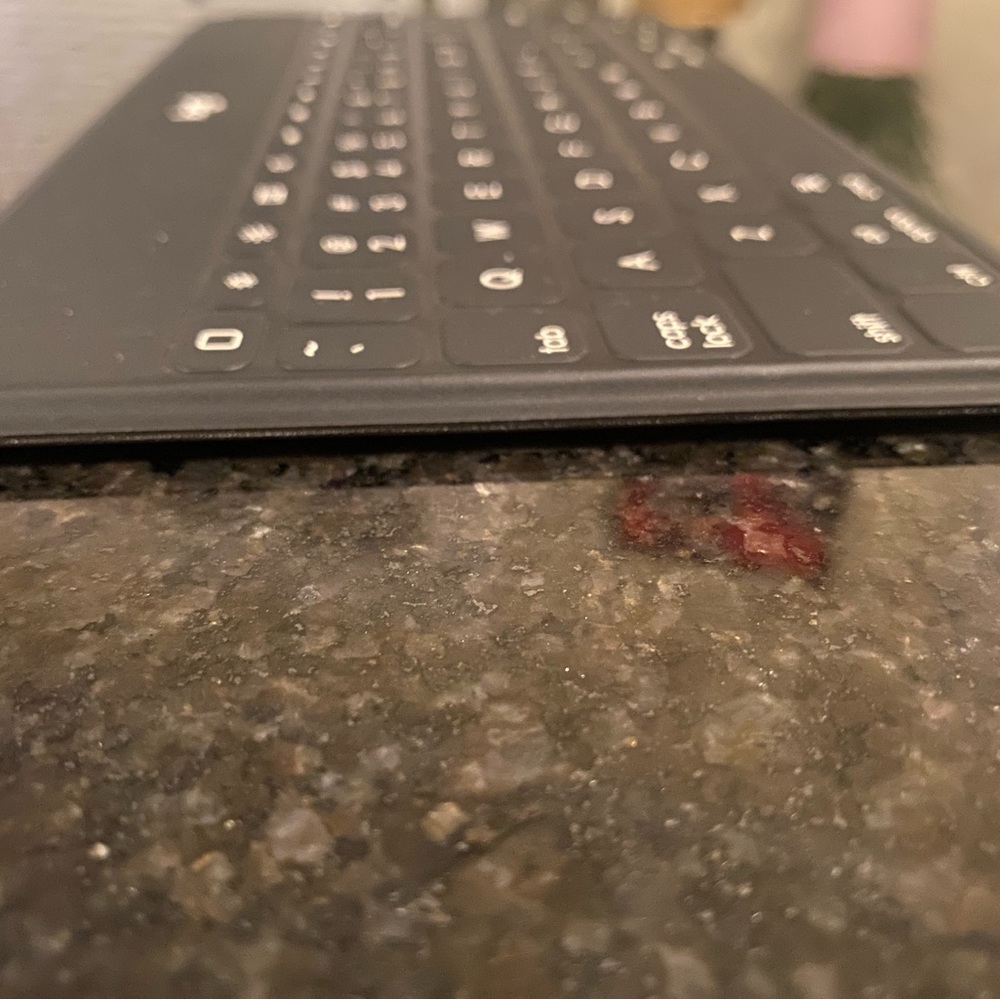 Logitech Bluetooth keyboard - Picture 2 of 5